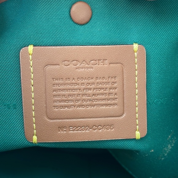 Coach Cary Shoulder Bag Green - Picture 5 of 9